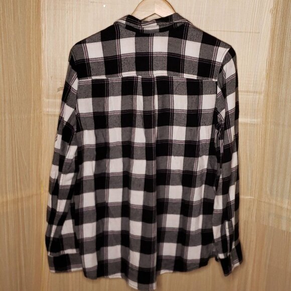 Express Womens Boyfriend Black White Plaid Flannel Shirt Medium - Picture 2 of 5